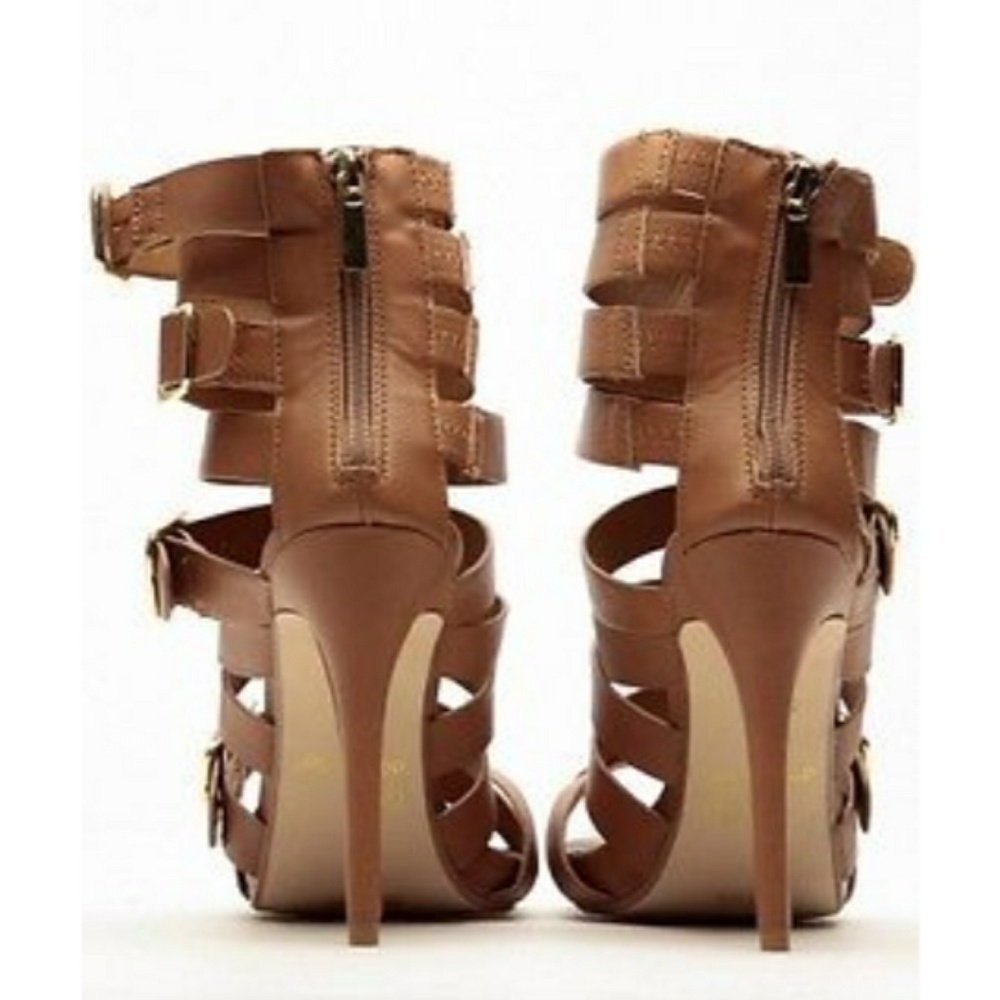 Opened Toe Cross Strap Buckled Heels! - Picture 5 of 5